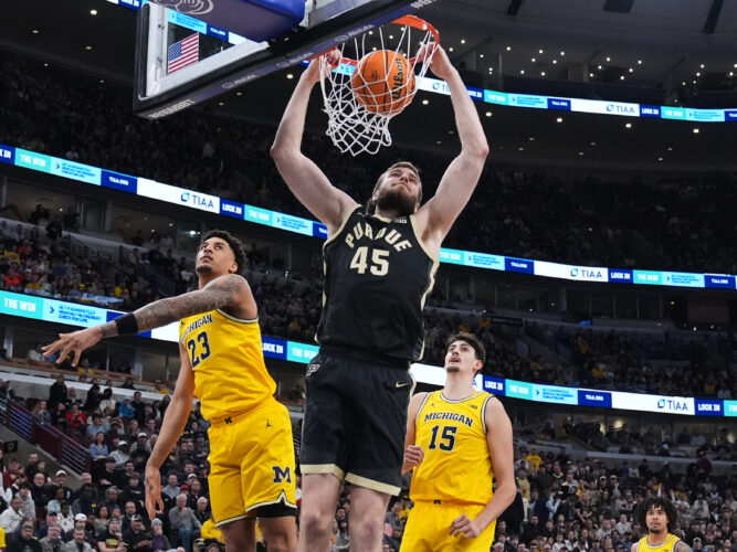 Cluff And Kaufman-Renn Power No. 18 Purdue Past No. 3 Michigan 80-72 In Big Ten Final